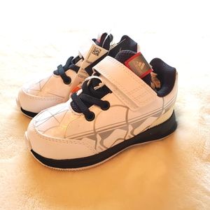 Adidas kids baby shoes 6 STARWARS stormtroopers